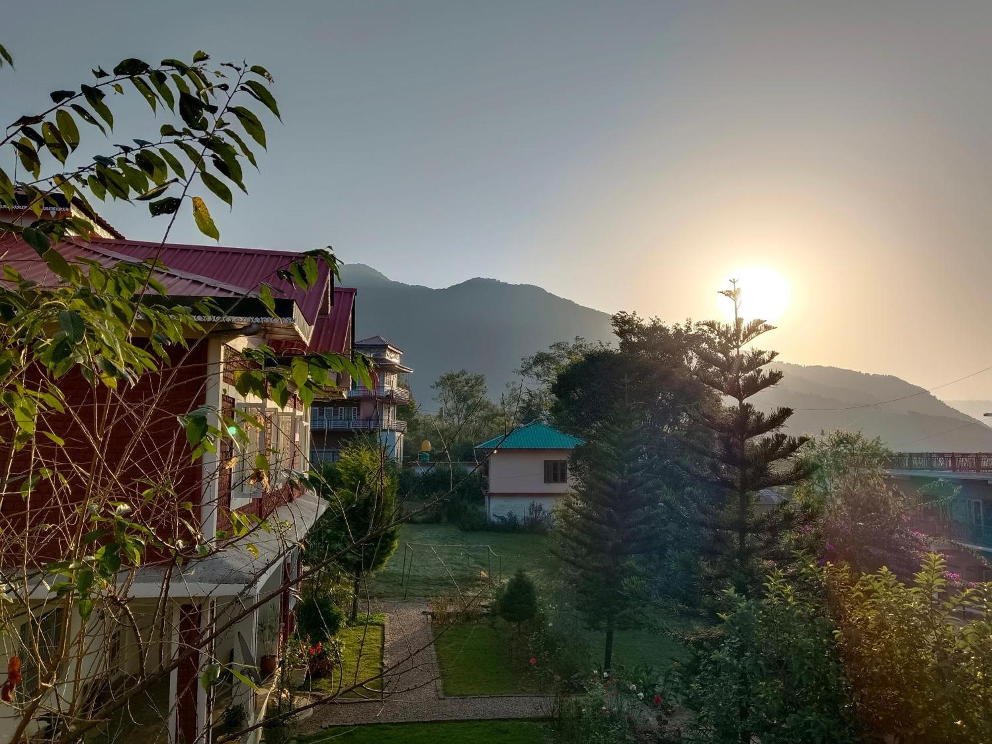 Aditya Homestay Bir-Billing Surrounded By Mountains Zewnętrze zdjęcie